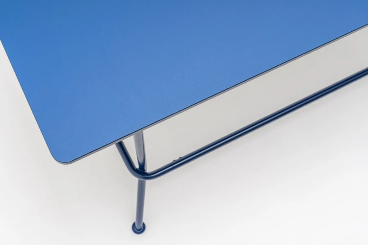 table_mdd_new_school_m027_4118_8_ma_e.jpg
