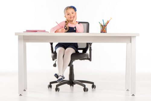 Jakie krzesło obrotowe dla dziecka szkolnego a jakie dla studenta? 